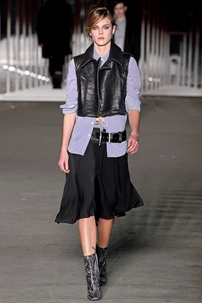 Look 4